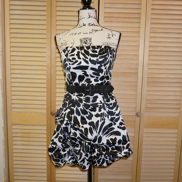 mandee Dresses & Skirts - Mandee White/Black Floral Mini Dress